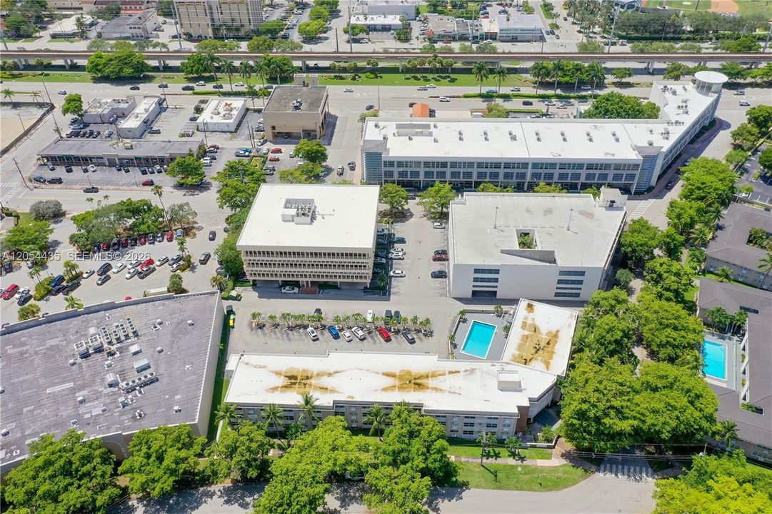 В аренду: $3,200 (2 спален, 2 ванн, 748 Квадратных фут)