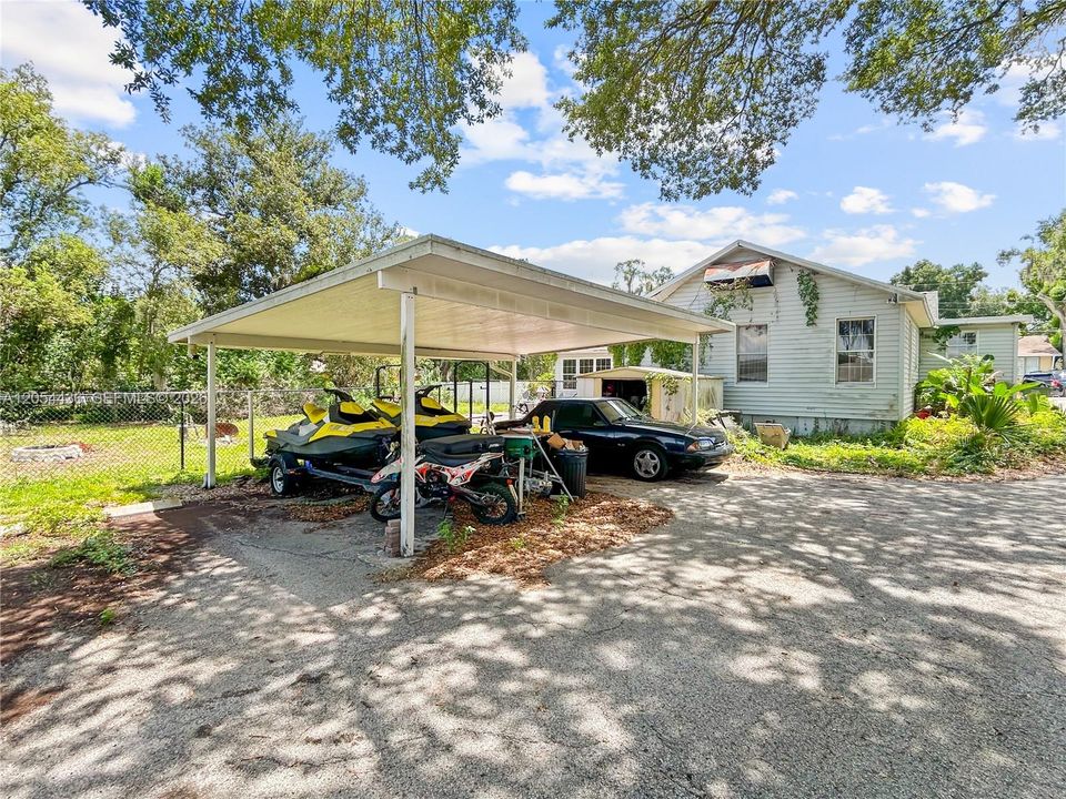 На продажу: $275,000 (4 спален, 2 ванн, 1908 Квадратных фут)