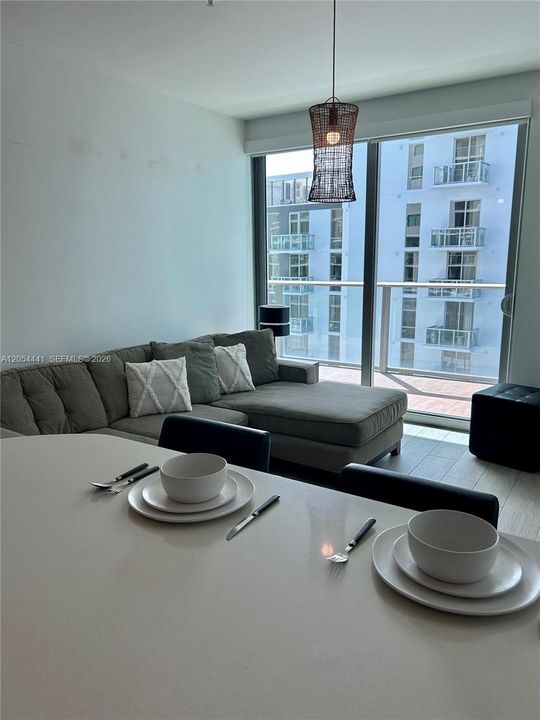 For Sale: $574,900 (2 beds, 2 baths, 799 Square Feet)