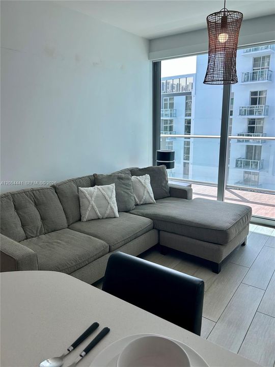 For Sale: $574,900 (2 beds, 2 baths, 799 Square Feet)