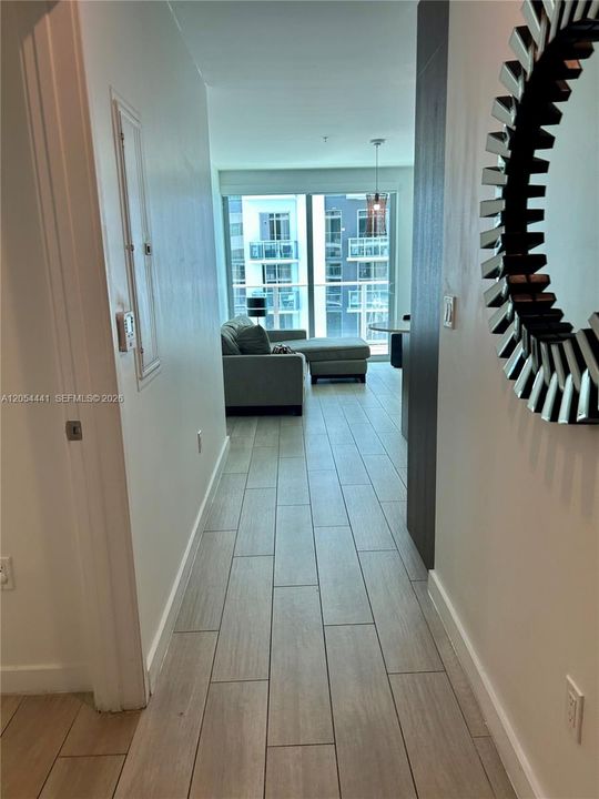 For Sale: $574,900 (2 beds, 2 baths, 799 Square Feet)