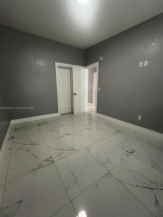 For Rent: $2,395 (2 beds, 1 baths, 5268 Square Feet)