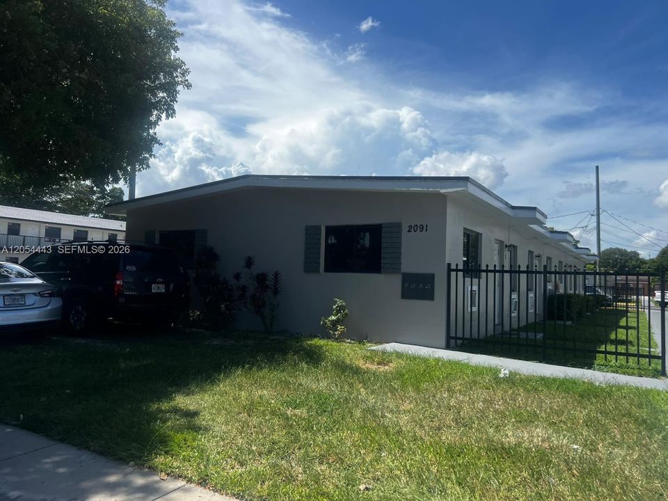 For Rent: $2,395 (2 beds, 1 baths, 5268 Square Feet)