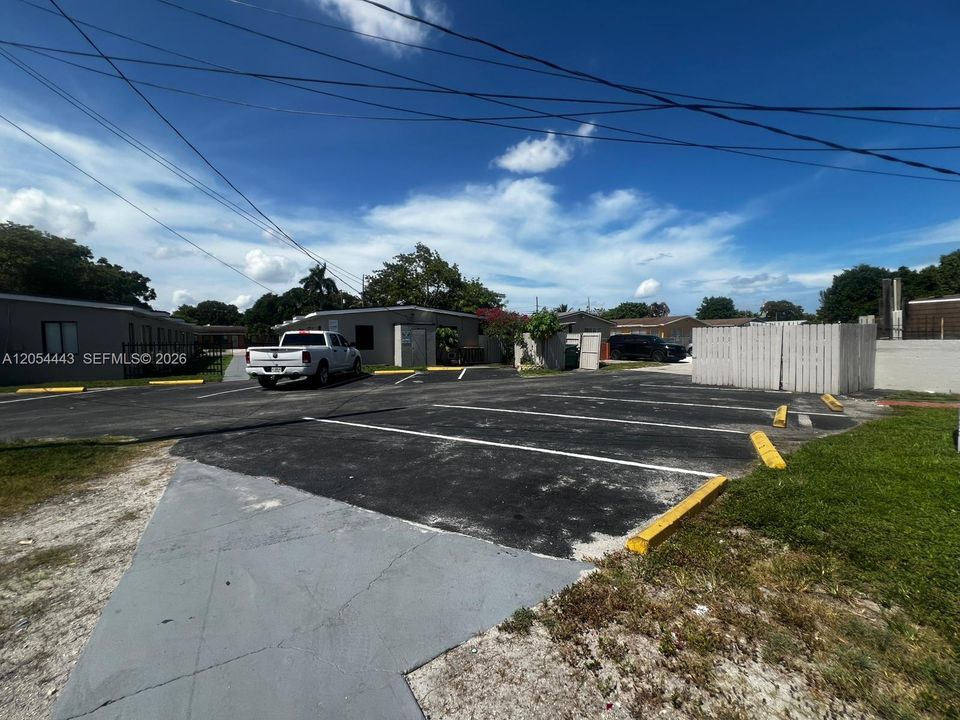 For Rent: $2,395 (2 beds, 1 baths, 5268 Square Feet)