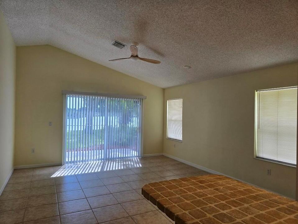 LIVIN ROOM