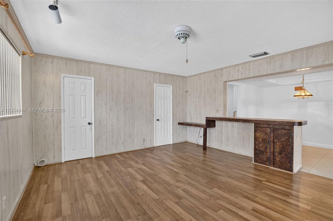 En Venta: $730,000 (4 camas, 3 baños, 2842 Pies cuadrados)