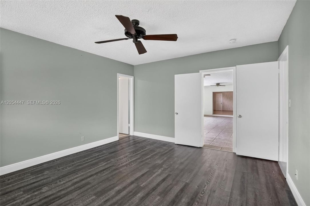 En Venta: $730,000 (4 camas, 3 baños, 2842 Pies cuadrados)