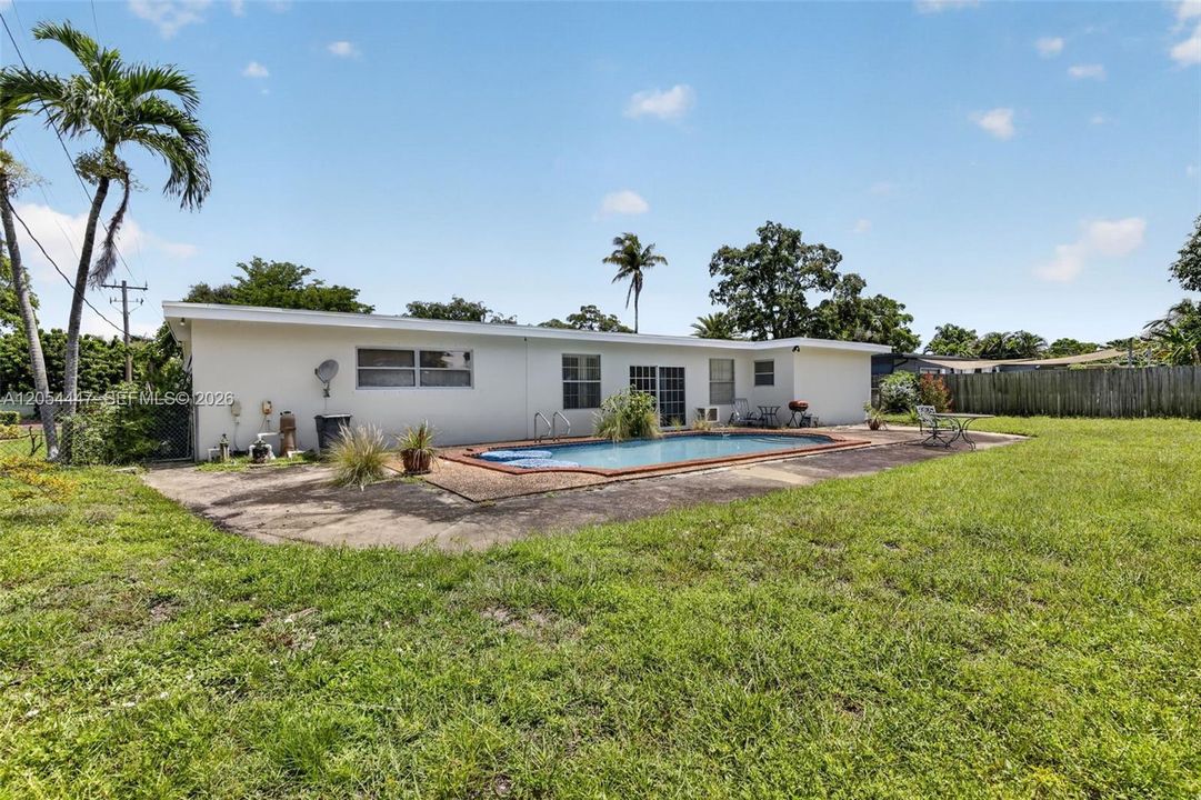 En Venta: $730,000 (4 camas, 3 baños, 2842 Pies cuadrados)