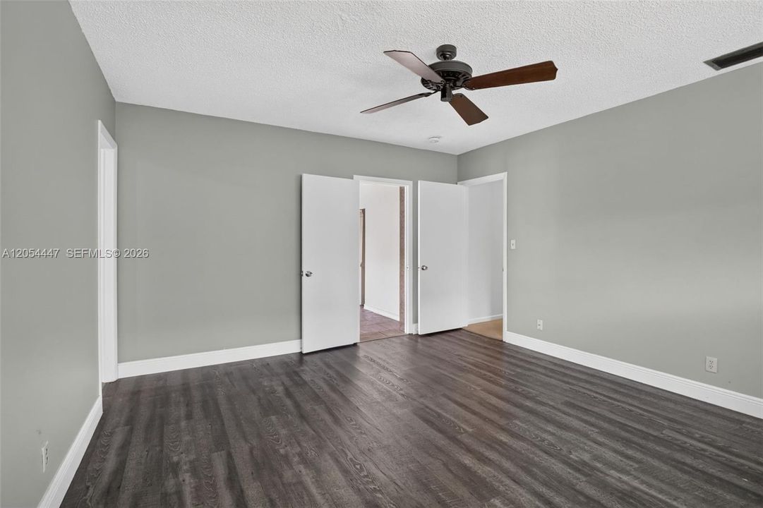 En Venta: $730,000 (4 camas, 3 baños, 2842 Pies cuadrados)