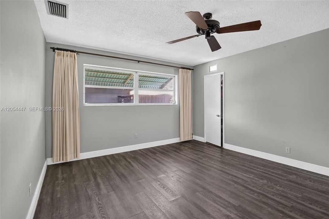 En Venta: $730,000 (4 camas, 3 baños, 2842 Pies cuadrados)