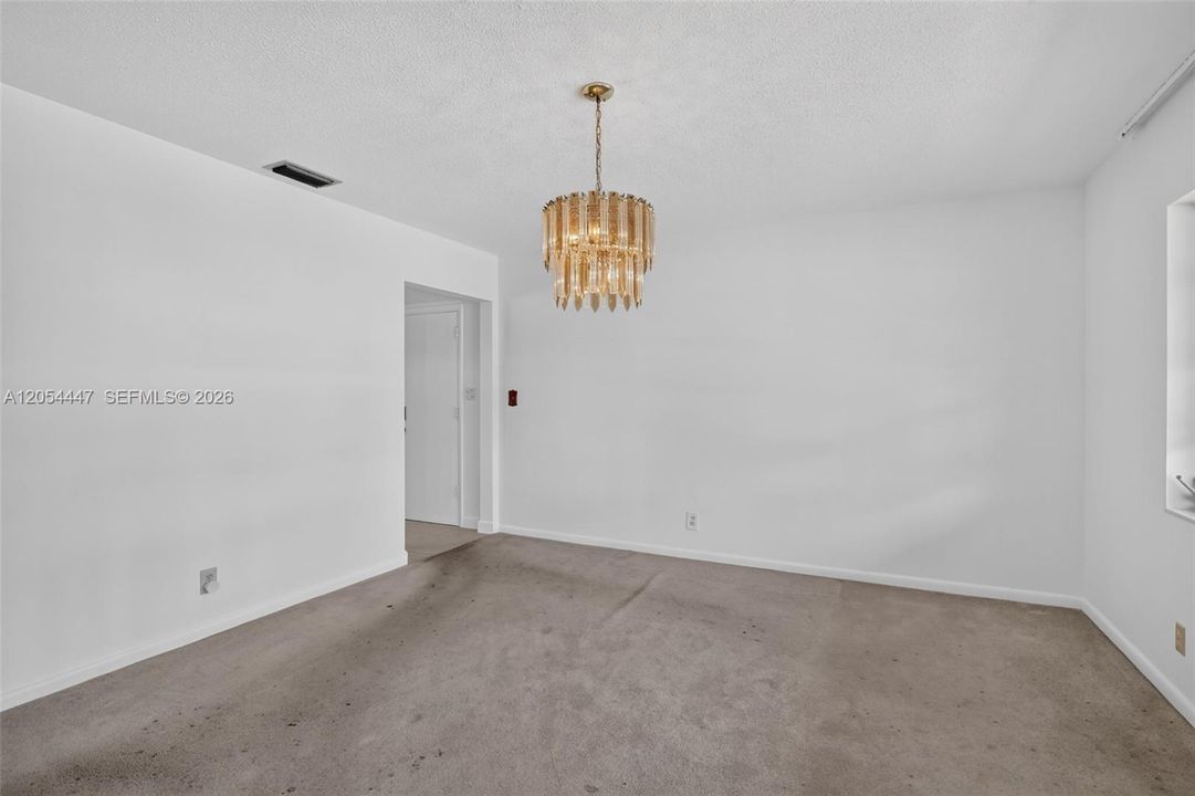 En Venta: $730,000 (4 camas, 3 baños, 2842 Pies cuadrados)