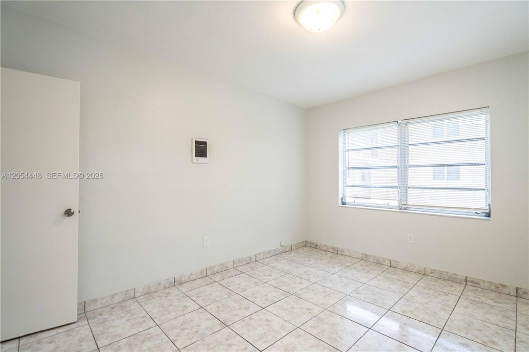 В аренду: $1,700 (1 спален, 1 ванн, 600 Квадратных фут)