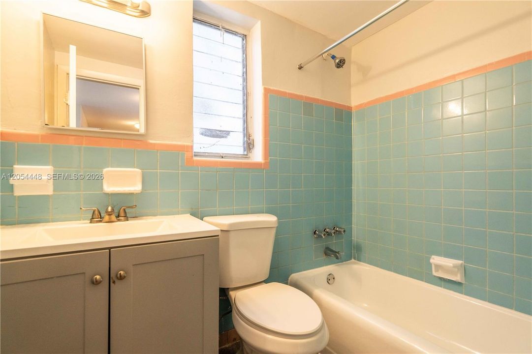 В аренду: $1,700 (1 спален, 1 ванн, 600 Квадратных фут)
