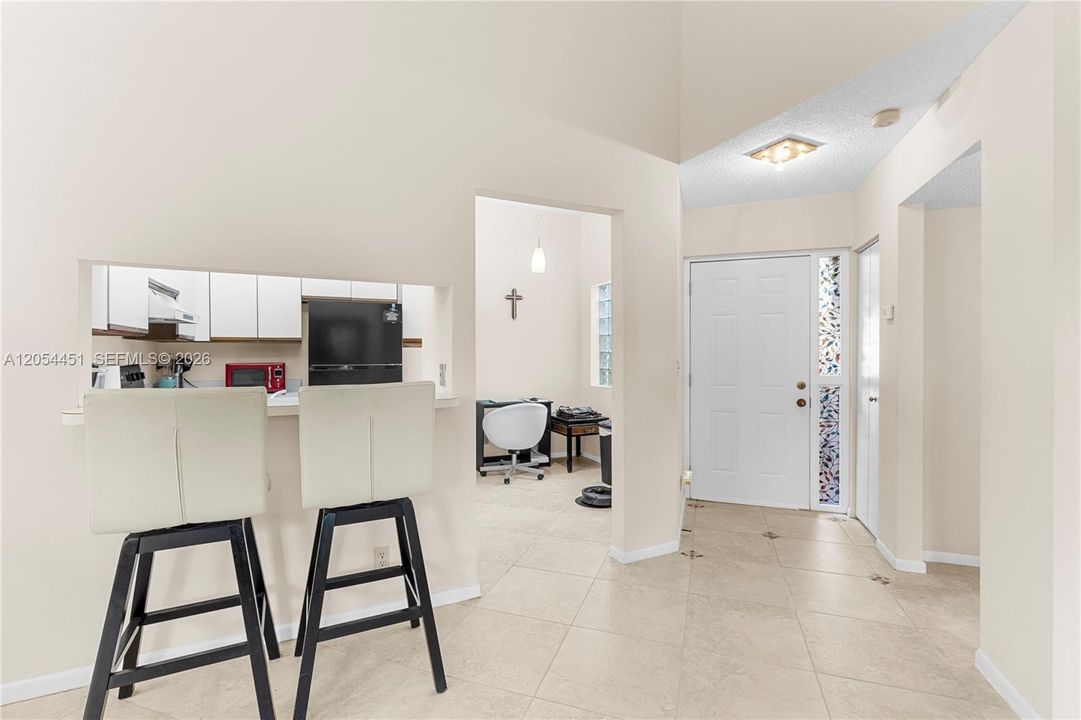 For Sale: $265,000 (2 beds, 2 baths, 1070 Square Feet)