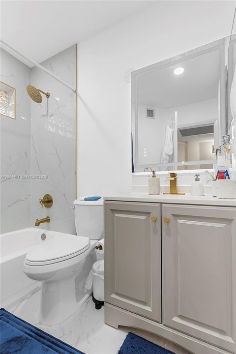 For Sale: $265,000 (2 beds, 2 baths, 1070 Square Feet)