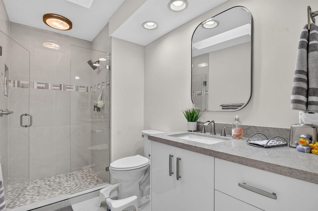 2nd bathroom