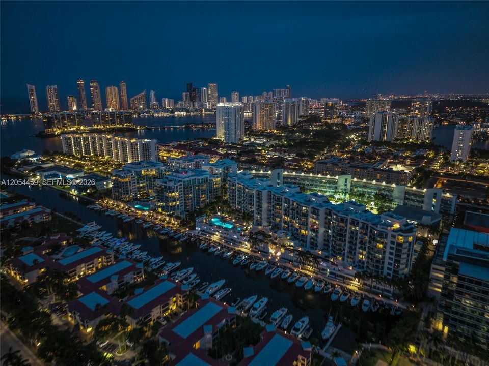 На продажу: $824,995 (2 спален, 2 ванн, 1362 Квадратных фут)