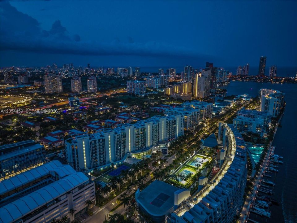На продажу: $824,995 (2 спален, 2 ванн, 1362 Квадратных фут)