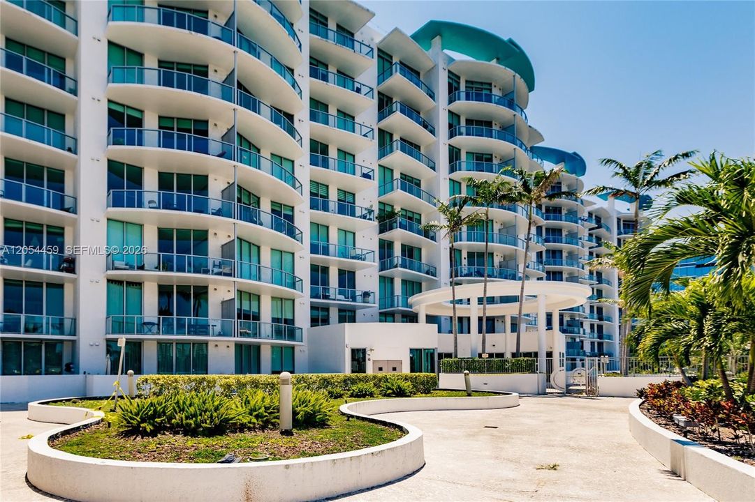На продажу: $824,995 (2 спален, 2 ванн, 1362 Квадратных фут)