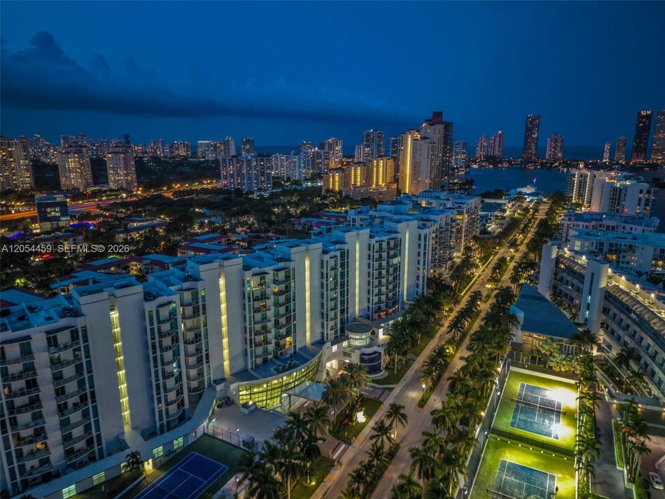 На продажу: $824,995 (2 спален, 2 ванн, 1362 Квадратных фут)