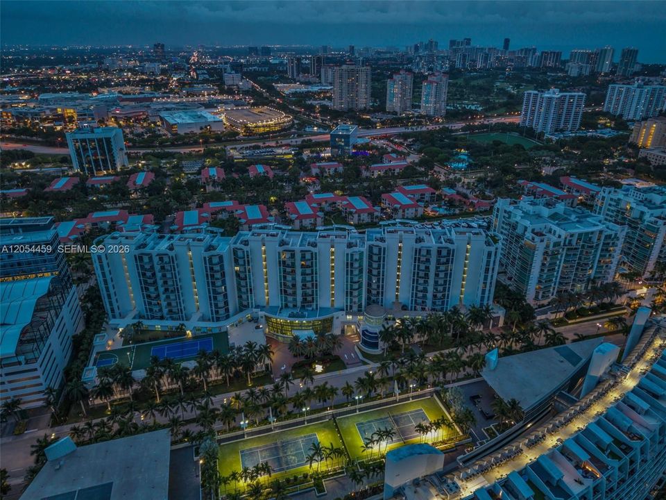 На продажу: $824,995 (2 спален, 2 ванн, 1362 Квадратных фут)