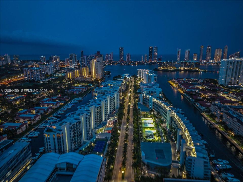 На продажу: $824,995 (2 спален, 2 ванн, 1362 Квадратных фут)