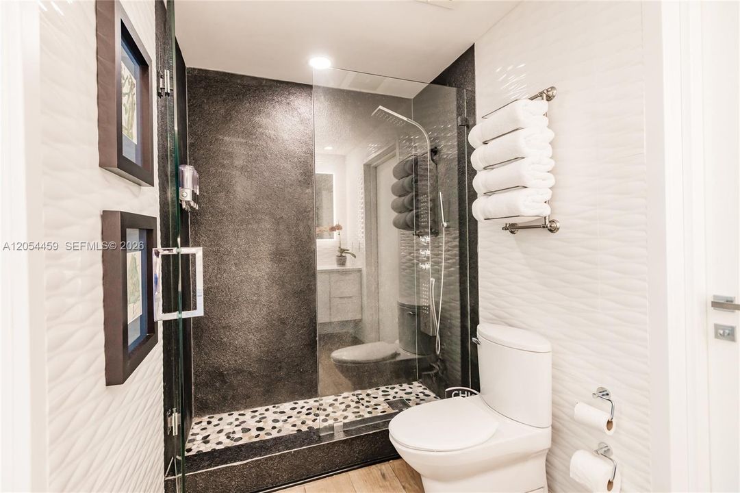 На продажу: $824,995 (2 спален, 2 ванн, 1362 Квадратных фут)