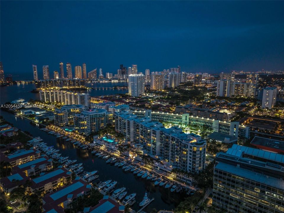 На продажу: $824,995 (2 спален, 2 ванн, 1362 Квадратных фут)