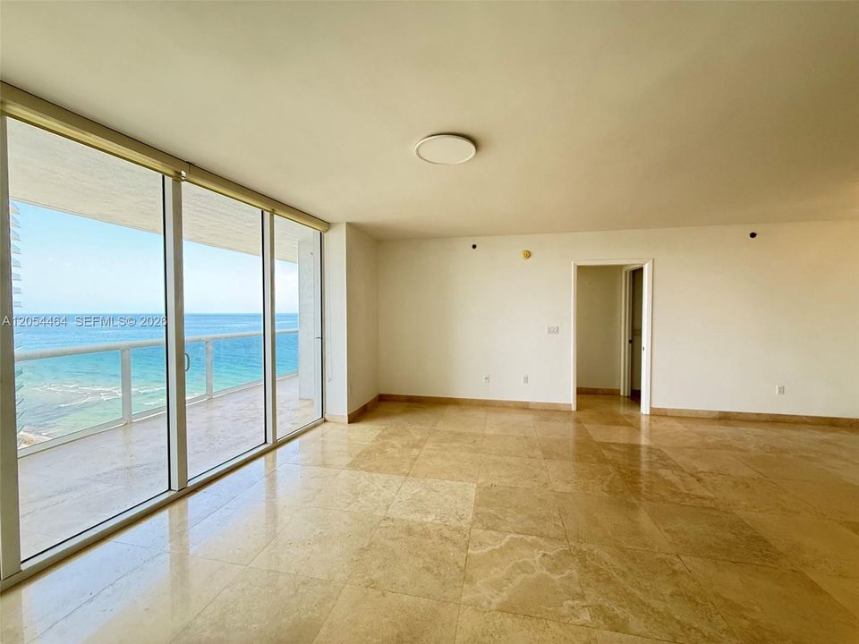 В аренду: $5,500 (2 спален, 2 ванн, 1591 Квадратных фут)