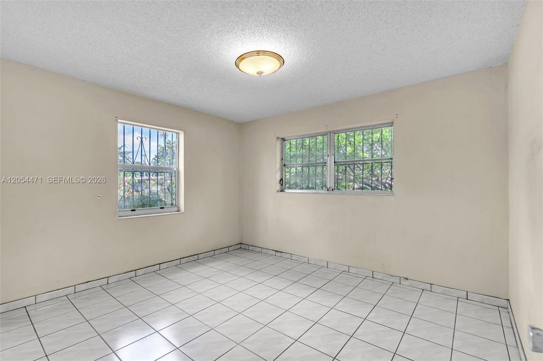Activo con contrato: $599,900 (2 camas, 2 baños, 1327 Pies cuadrados)