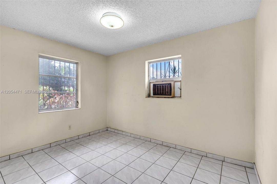 Activo con contrato: $599,900 (2 camas, 2 baños, 1327 Pies cuadrados)