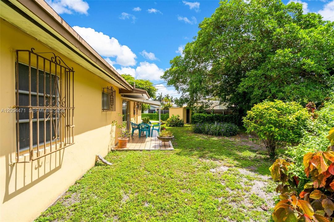 Activo con contrato: $599,900 (2 camas, 2 baños, 1327 Pies cuadrados)