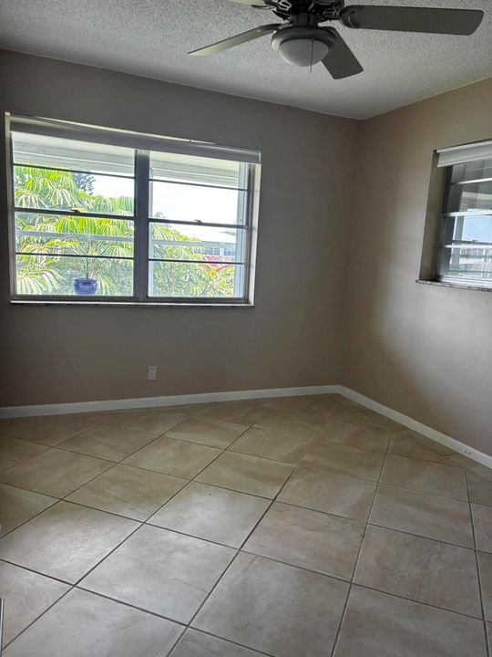 MASTER ROOM