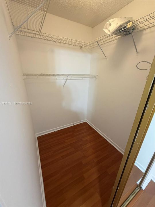В аренду: $4,350 (4 спален, 2 ванн, 2649 Квадратных фут)