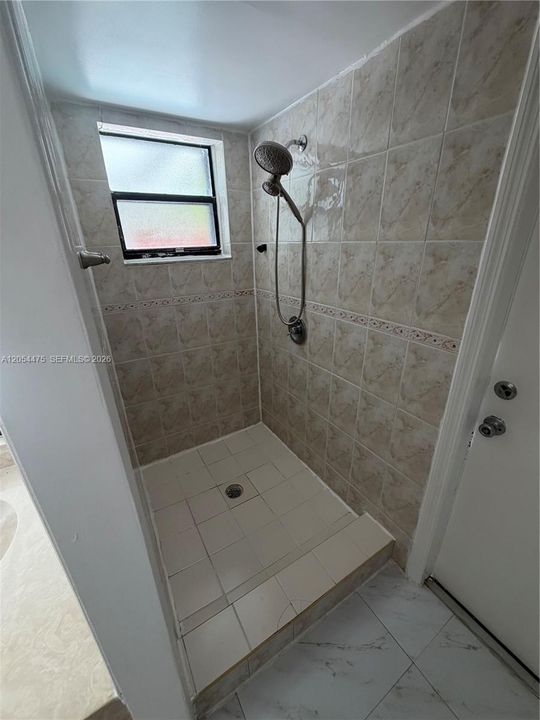 В аренду: $4,350 (4 спален, 2 ванн, 2649 Квадратных фут)