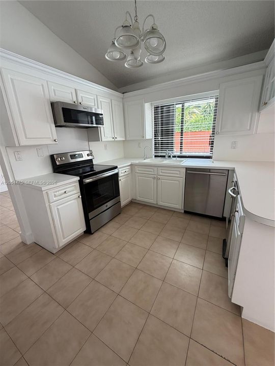 В аренду: $4,350 (4 спален, 2 ванн, 2649 Квадратных фут)