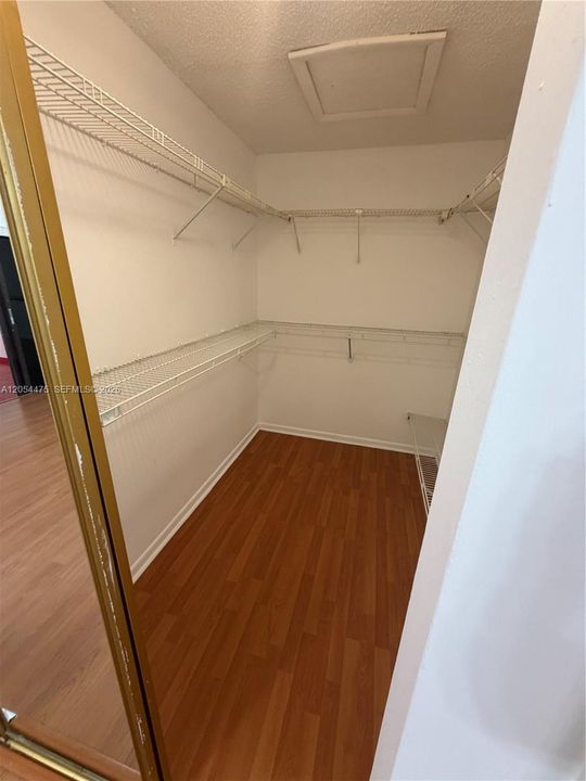 В аренду: $4,350 (4 спален, 2 ванн, 2649 Квадратных фут)