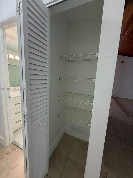 В аренду: $4,350 (4 спален, 2 ванн, 2649 Квадратных фут)
