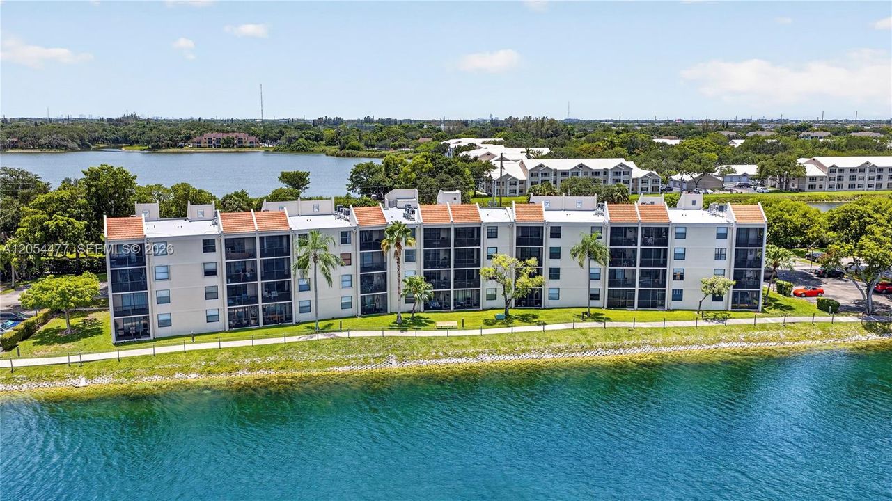 En Venta: $235,000 (2 camas, 2 baños, 920 Pies cuadrados)