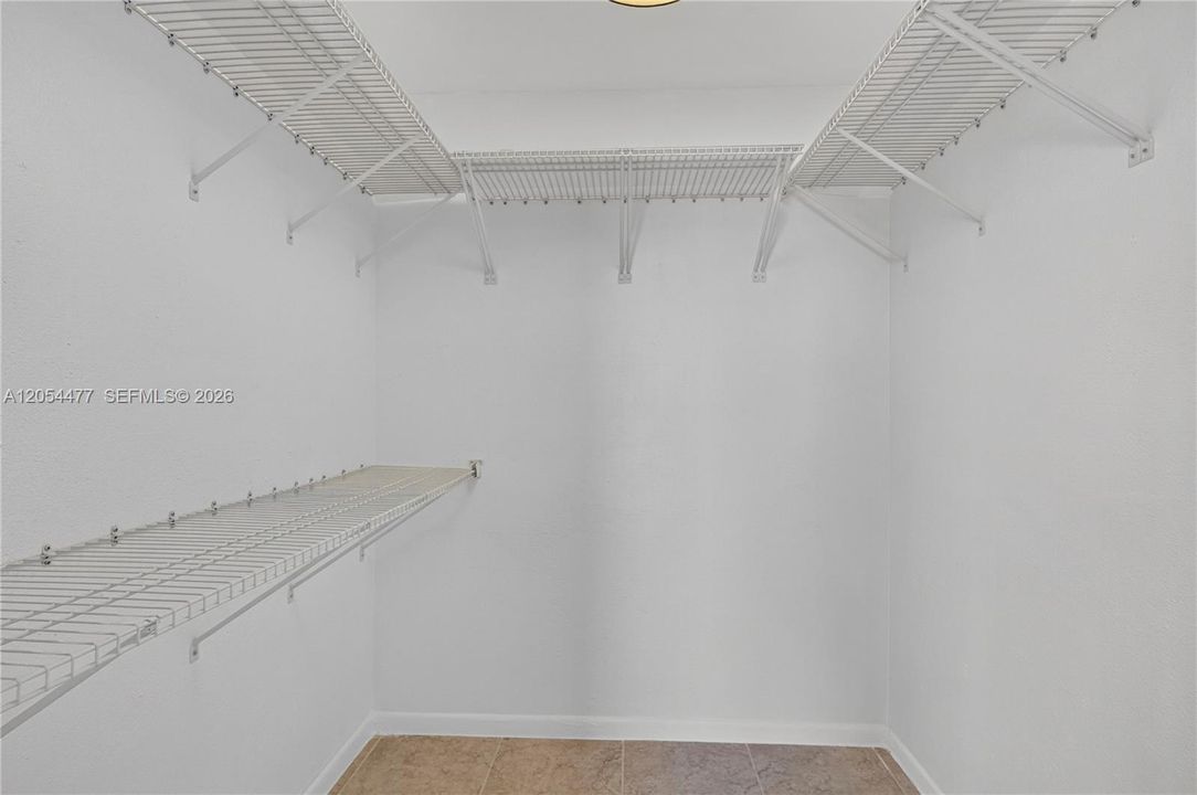 En Venta: $235,000 (2 camas, 2 baños, 920 Pies cuadrados)