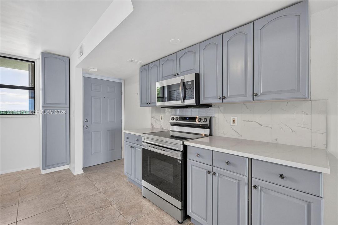 En Venta: $235,000 (2 camas, 2 baños, 920 Pies cuadrados)