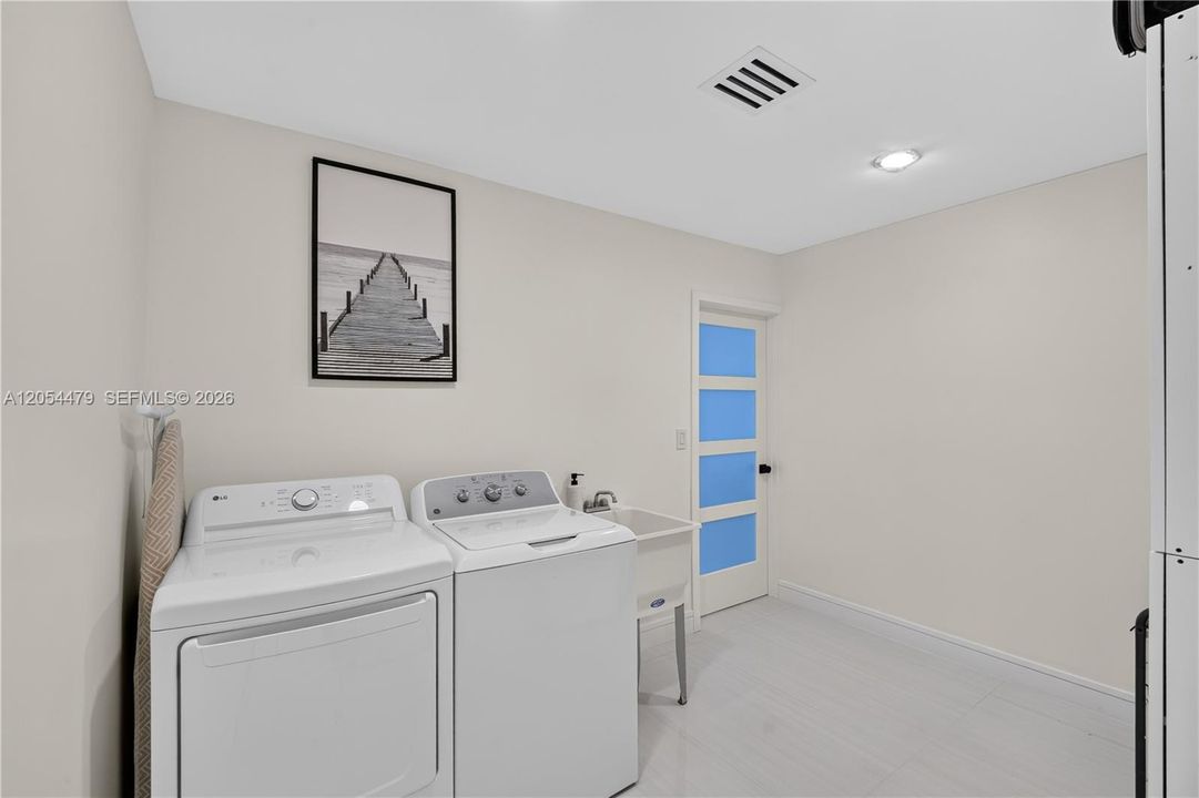 En Venta: $825,000 (2 camas, 2 baños, 1520 Pies cuadrados)