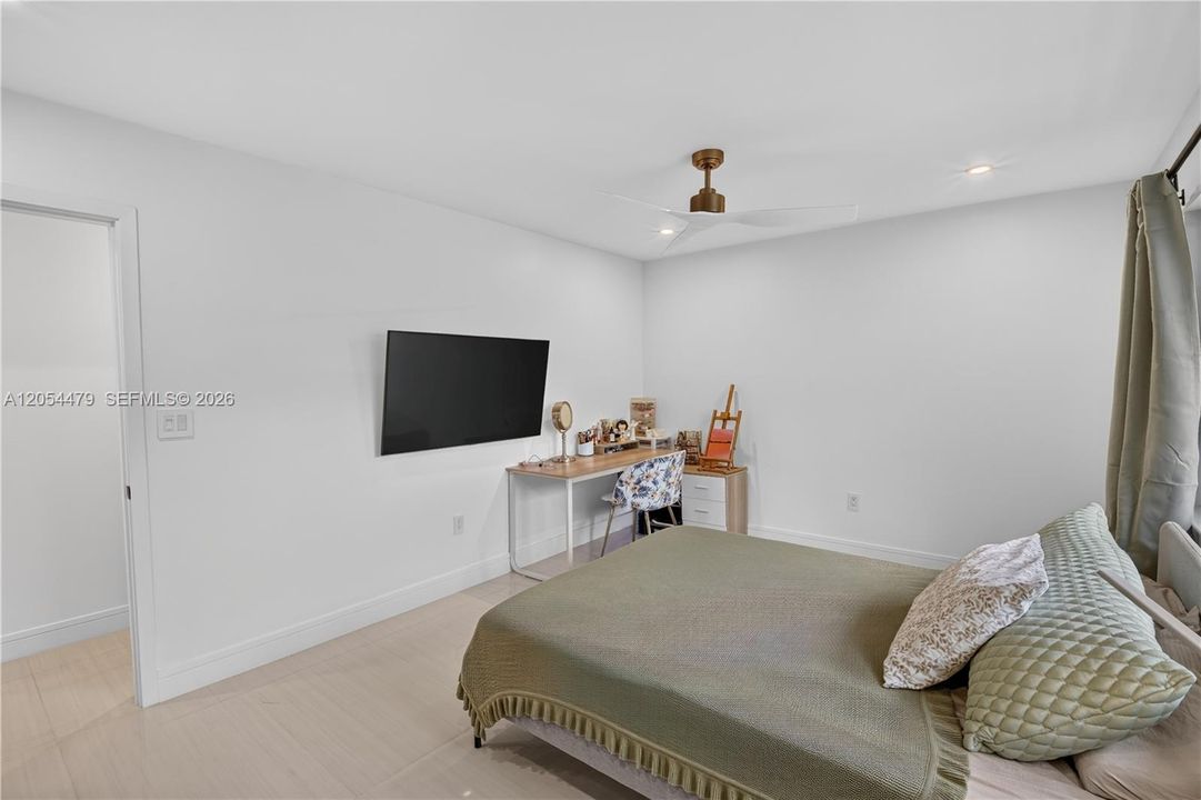 En Venta: $825,000 (2 camas, 2 baños, 1520 Pies cuadrados)