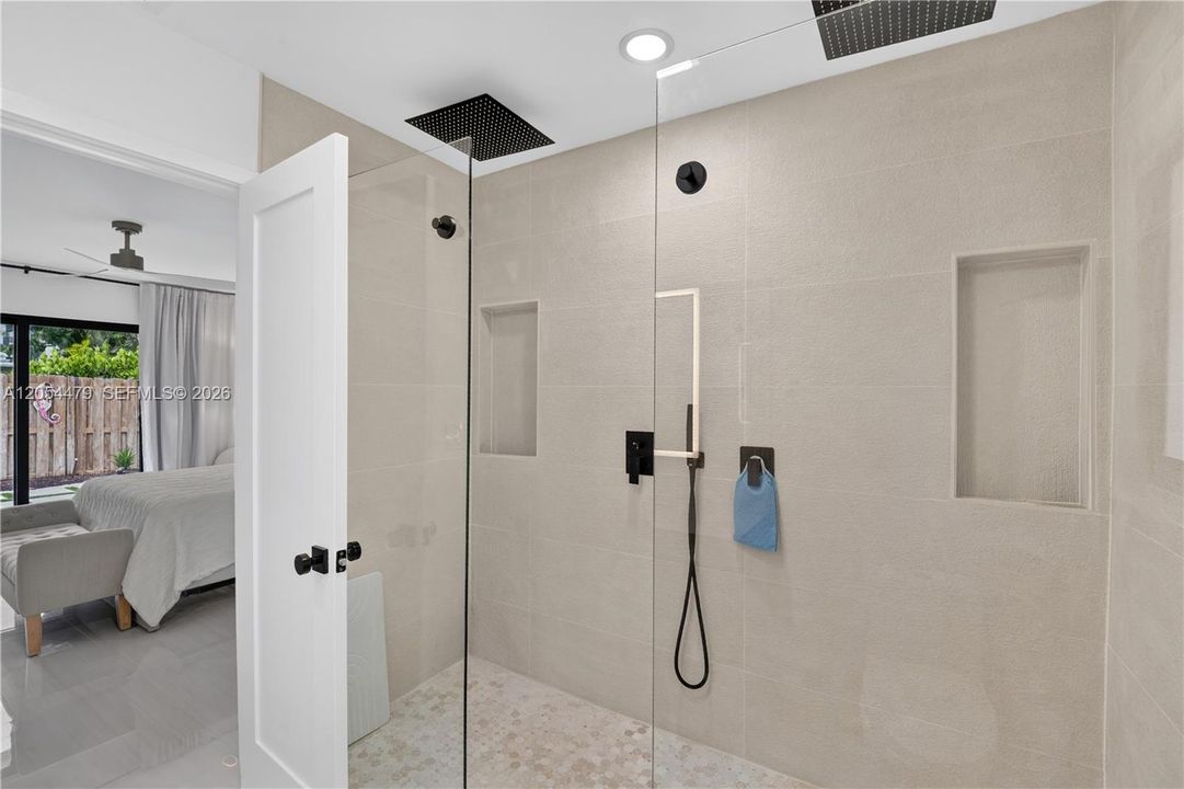 En Venta: $825,000 (2 camas, 2 baños, 1520 Pies cuadrados)