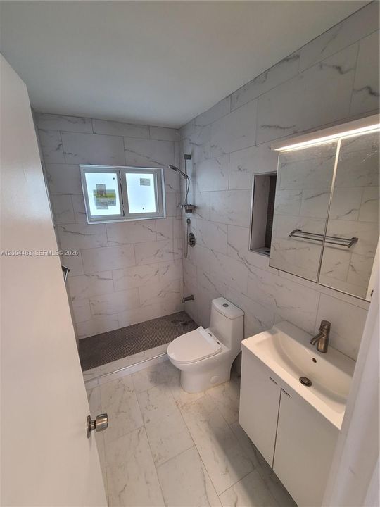 В аренду: $2,250 (1 спален, 1 ванн, 700 Квадратных фут)