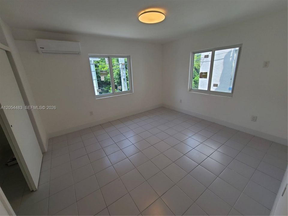 В аренду: $2,250 (1 спален, 1 ванн, 700 Квадратных фут)
