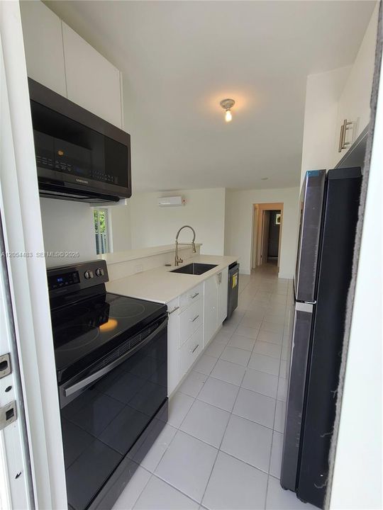 В аренду: $2,250 (1 спален, 1 ванн, 700 Квадратных фут)