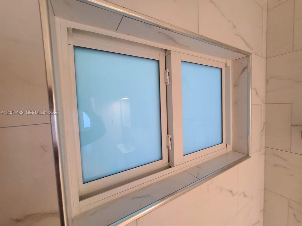 В аренду: $2,250 (1 спален, 1 ванн, 700 Квадратных фут)