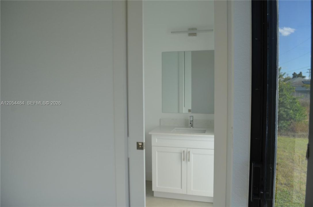 En Venta: $389,000 (4 camas, 2 baños, 0 Pies cuadrados)