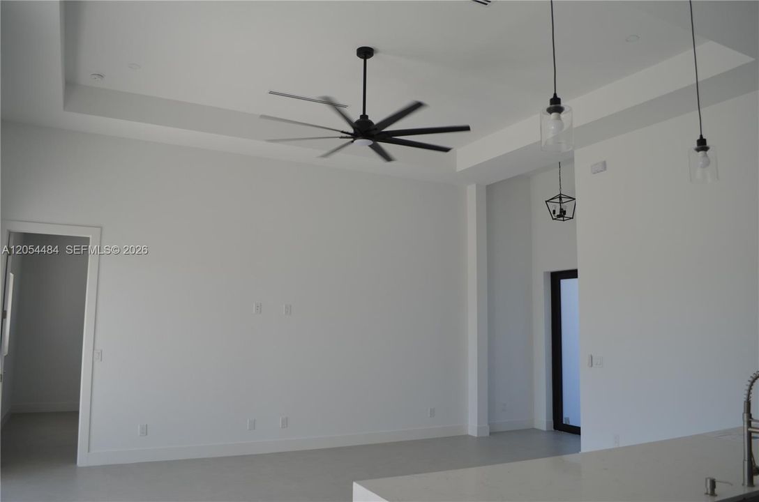 En Venta: $389,000 (4 camas, 2 baños, 0 Pies cuadrados)